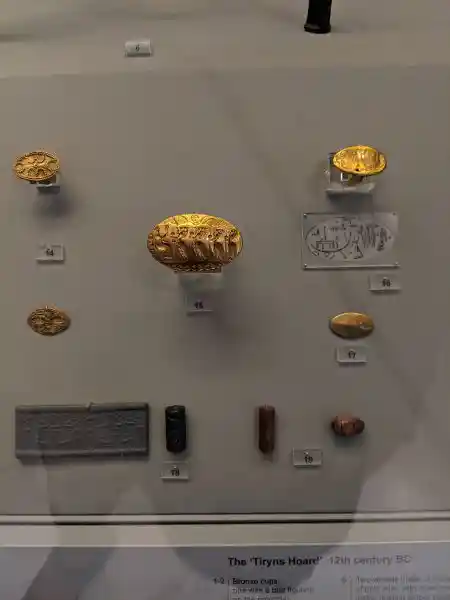 Gold and stone seals from Tiryns Hoard
